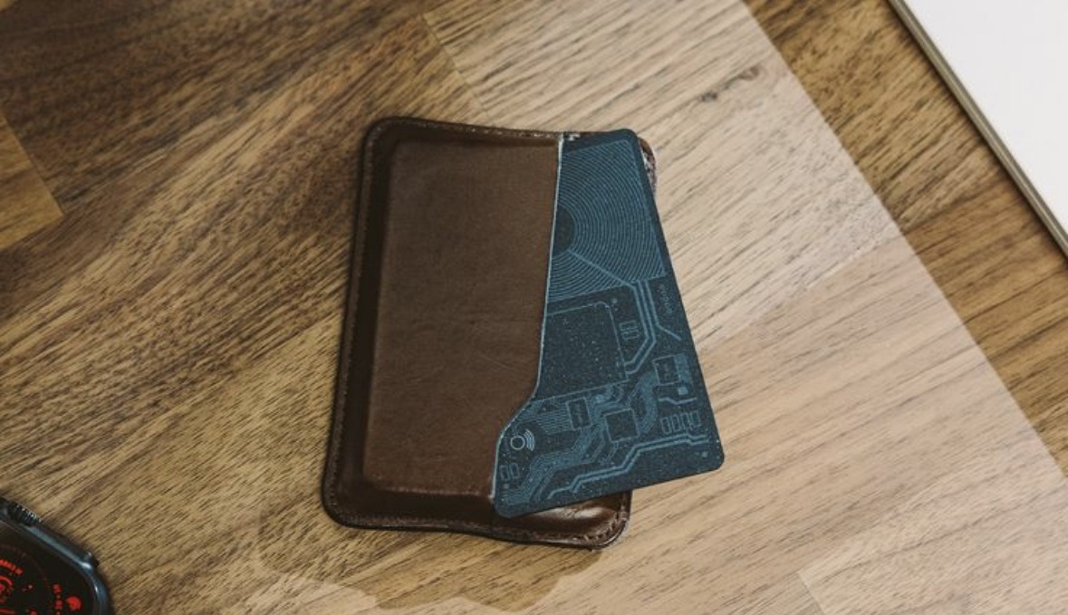 Nomad Tracking Card